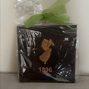 Wooden Cutting Board with Swivel Back